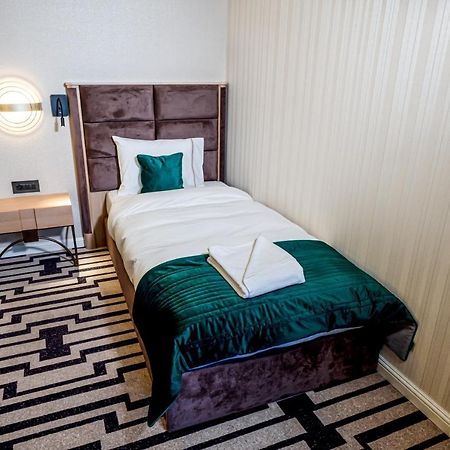 Hotel Carolin Călimăneşti Dış mekan fotoğraf