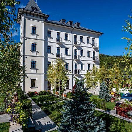 Hotel Carolin Călimăneşti Dış mekan fotoğraf
