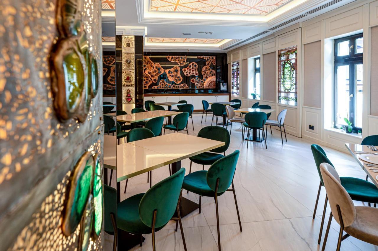 Hotel Carolin Călimăneşti Dış mekan fotoğraf