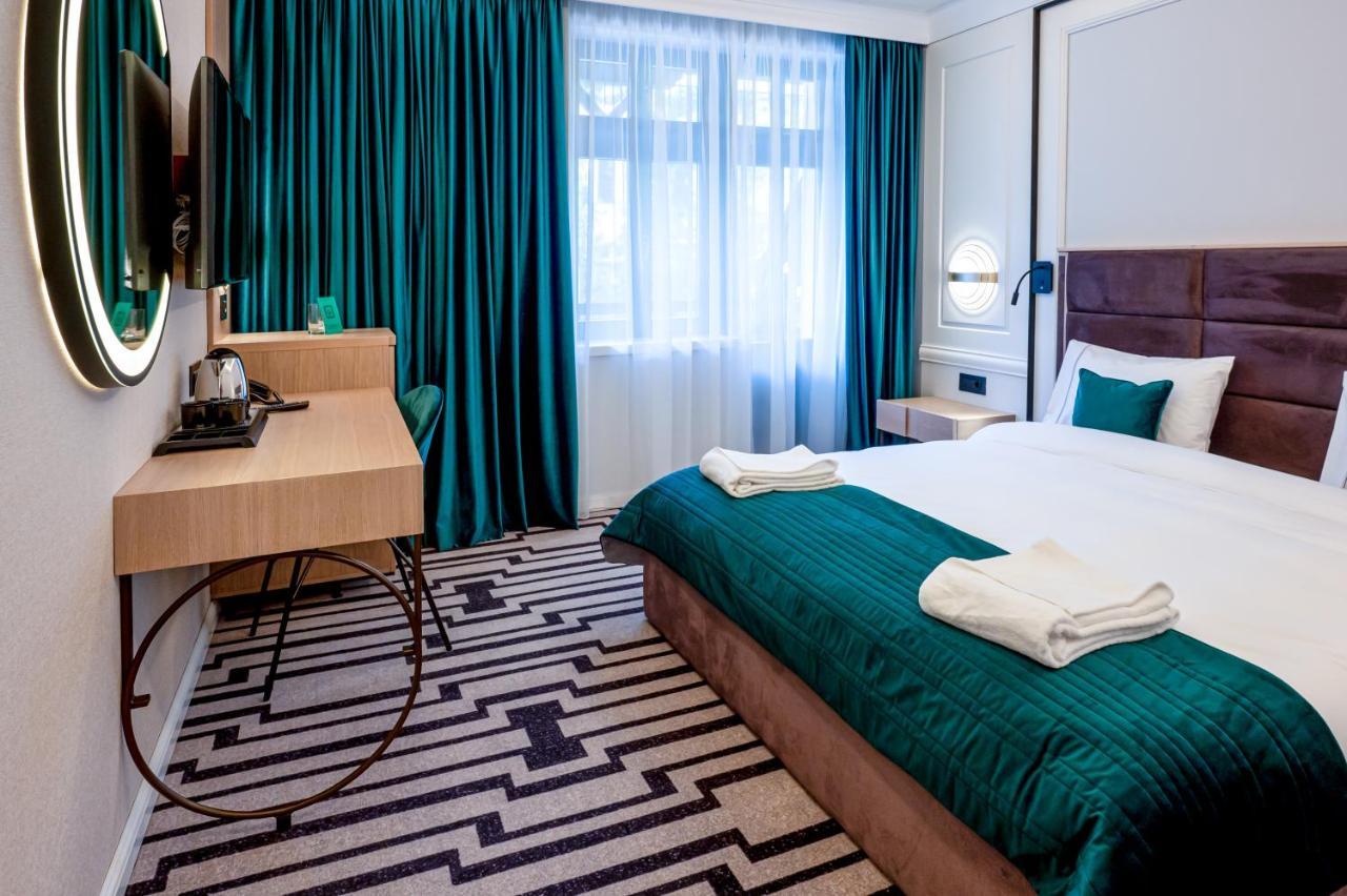 Hotel Carolin Călimăneşti Dış mekan fotoğraf
