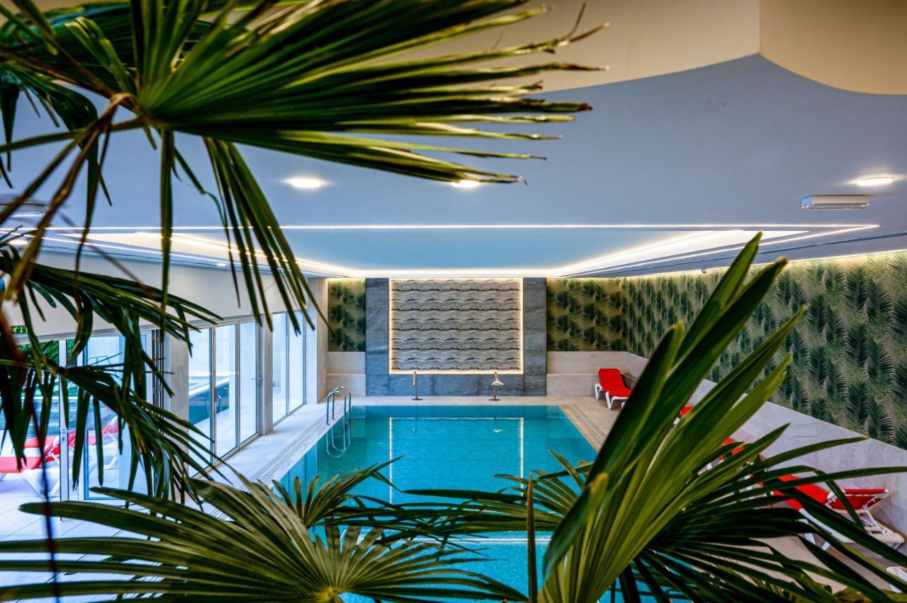 Hotel Carolin Călimăneşti Dış mekan fotoğraf