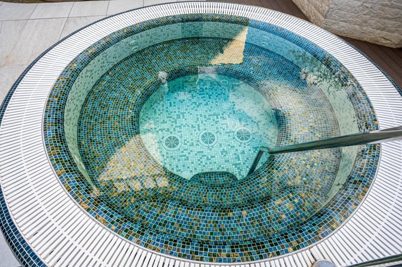 Hotel Carolin Călimăneşti Dış mekan fotoğraf