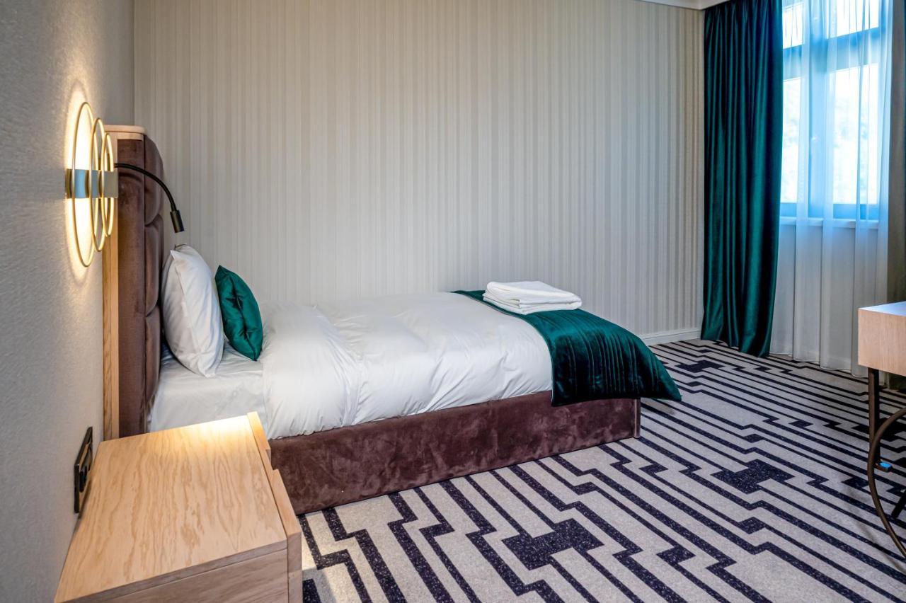 Hotel Carolin Călimăneşti Dış mekan fotoğraf