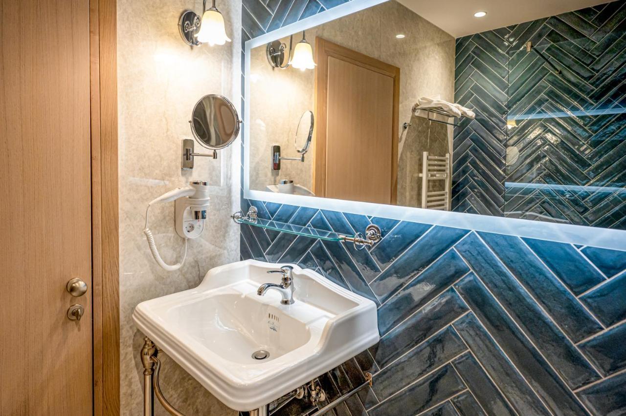 Hotel Carolin Călimăneşti Dış mekan fotoğraf